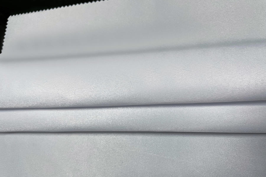 Las telas de poliéster Spandex han estado haciendo olas en la industria textil y de la moda desde hace bastante tiempo.